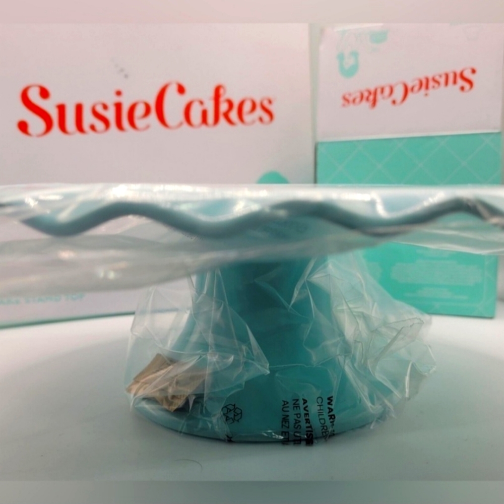 SusieCakes Blue Cake Stand